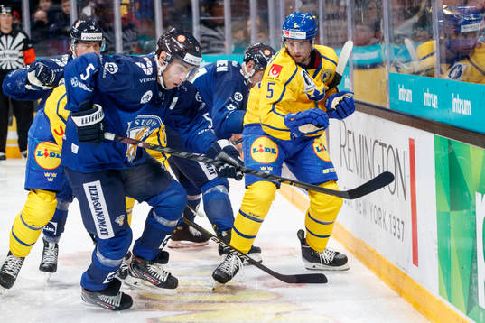 Valtteri Filppula of Finland and Christian Djoos of