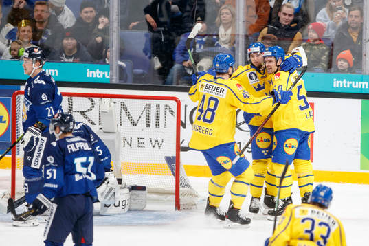 Carl Klingberg, Christian Djoos and Anton Lander of Sweden