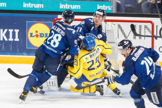 Teemu Tallberg, Jarkko Parikka of Finland and Pontus