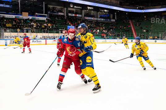 Daniil Kuzmin of Russia and William Wallinder of Sweden