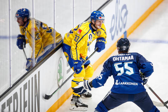 Niklas Hansson of Sweden and Atte Ohtamaa of Finland