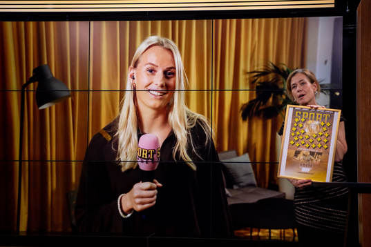 Stina Blackstenius, BK Häcken, tilldelas priset Årets MVP