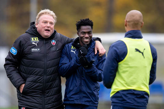 Tränare Jörgen Lennartsson och Benjamin Acquah