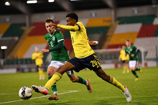 Paulos Abraham of Sweden and Lee O'Connor of Republic of