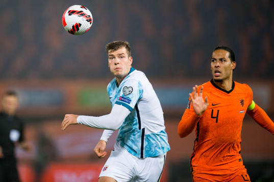 Alexander Sørloth of Norway and Virgil van Dijk of
