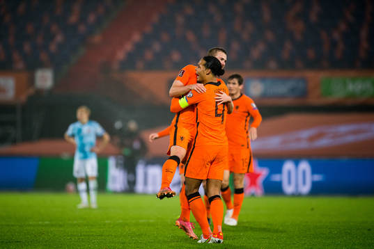 Matthijs de Ligt and Virgil van Dijk of Netherlands