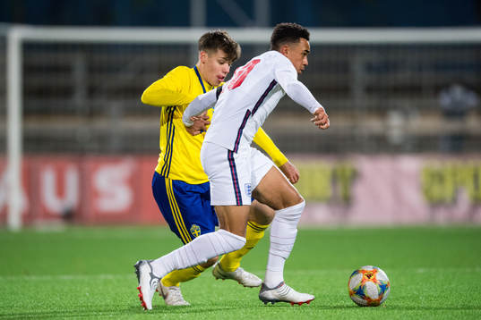 August Karlin of Sweden and Aaron Ramsey of England