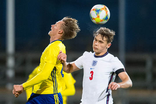 Oscar Wilhelmsson of Sweden and Callum Doyle of England