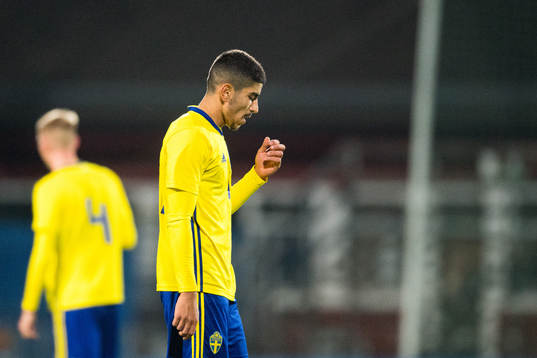Peter Amoran of Sweden looks dejected