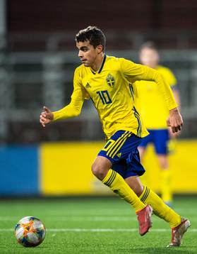 Yasin Ayari of Sweden