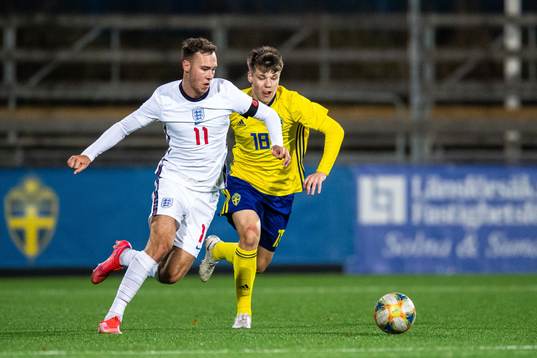 Harvey Vale of England and August Karlin of Sweden
