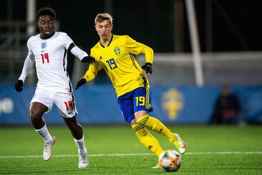 Nile John of England and Edwin Andersson of Sweden