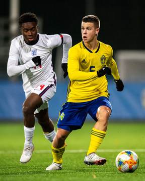 Nile John of England and Samuel Dahl of Sweden