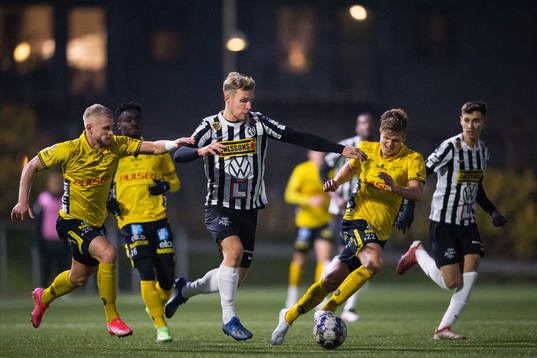 Landskronas Linus Olsson mot Elfsborgs Simon Strand och