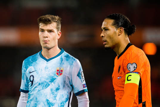 Alexander Sørloth of Norway and Virgil van Dijk of