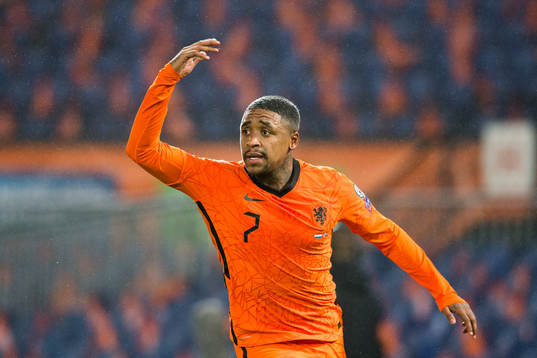 Steven Bergwijn of Norway celebrates