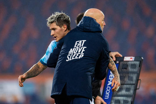 Mathias Normann is substituted by Ståle Solbakken, head