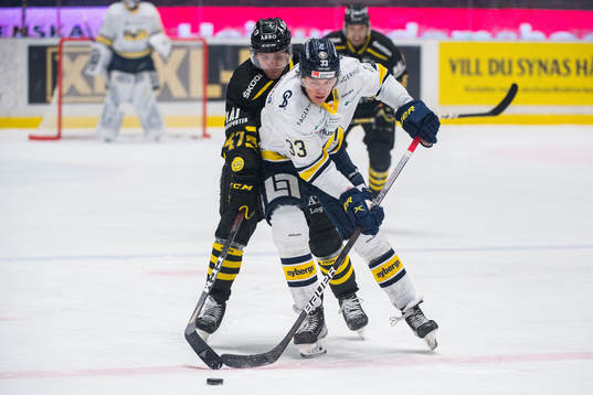 s Eric Norin och HV71:s Måns Lindbäck