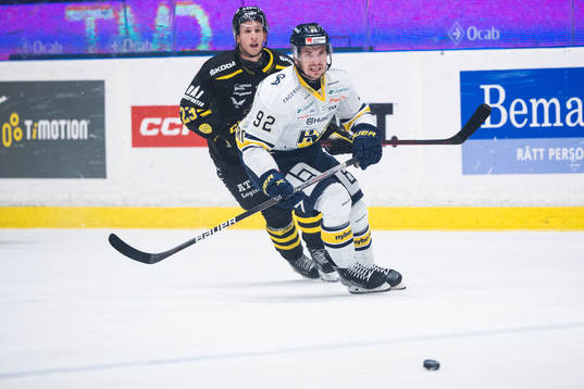 s Fredric Weigel och HV71:s Pontus Netterberg
