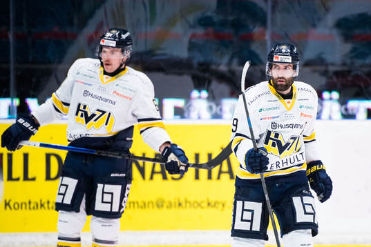 s Tommi Huhtala och Taylor Matson deppar