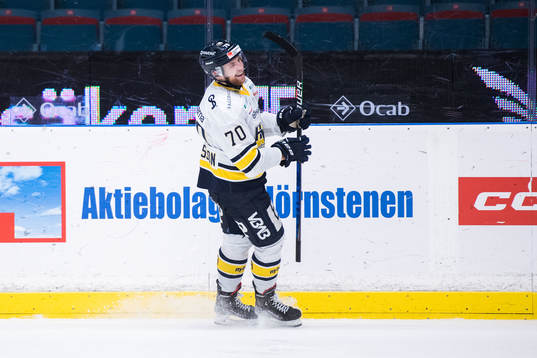 s Marcus Davidsson jublar