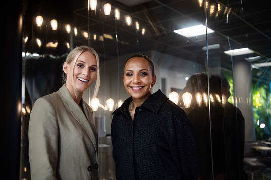 Stina Blackstenius och Madelen Janogy