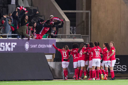 Cloe Lacasse of Benfica celebrate the 0-1 goal