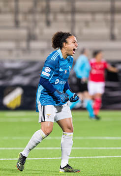 Goalkeeper Leticia of Benfica celebrates the 0-1 goal