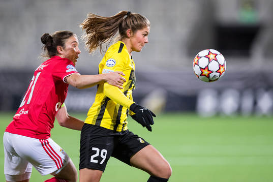 Pauleta of Benfica and Mille Gejl Jensen of Häcken