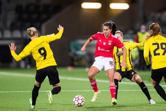 Francisca Nazareth of Benfica against Filippa Curmark of