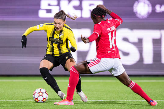 Johanna Rytting Kaneryd of Häcken and Christy Ucheibe of