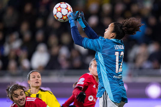 Goalkeeper Leticia of Benfica