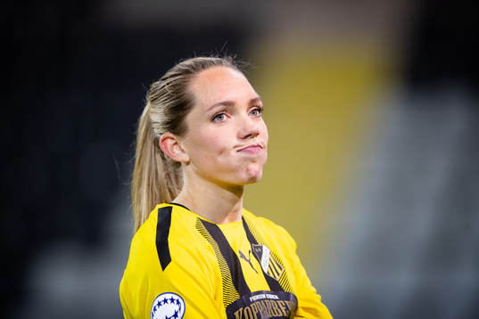 Elin Rubensson of Häcken looks dejected