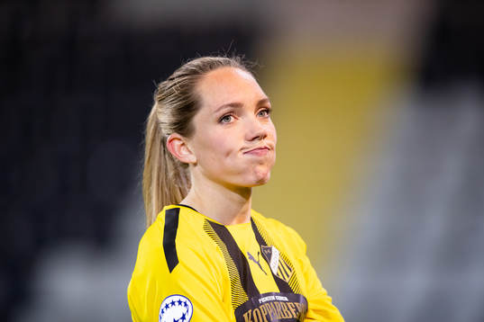 Elin Rubensson of Häcken looks dejected