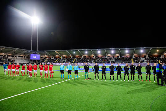 Players of Benfica and Häcken