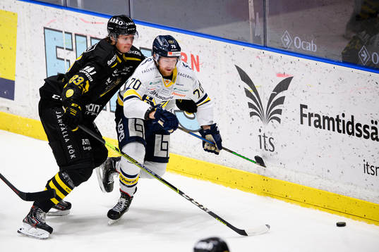 s Malte Setkov och HV71:s Marcus Davidsson