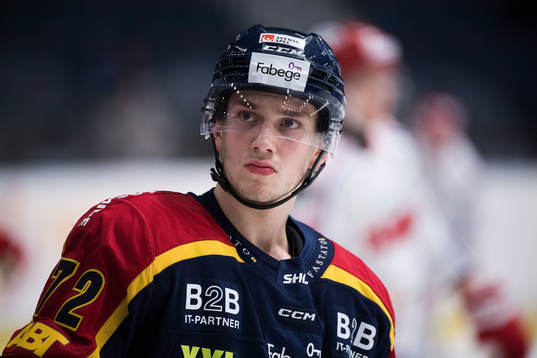 Djurgårdens William Eklund innan ishockeymatchen i SHL