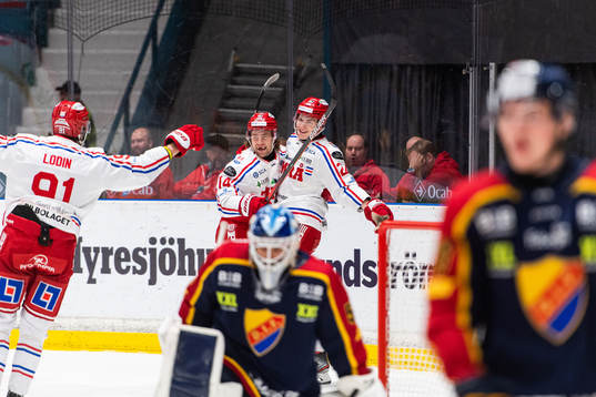 Timrås Viktor Lodin och Albin Carlsson jublar med Erik
