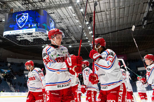 Timrås Sebastian Hartmann jublar
