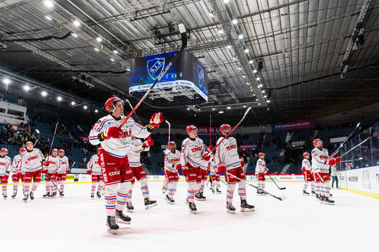 Timrås spelare jublar