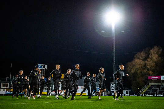Spelarna värmer upp