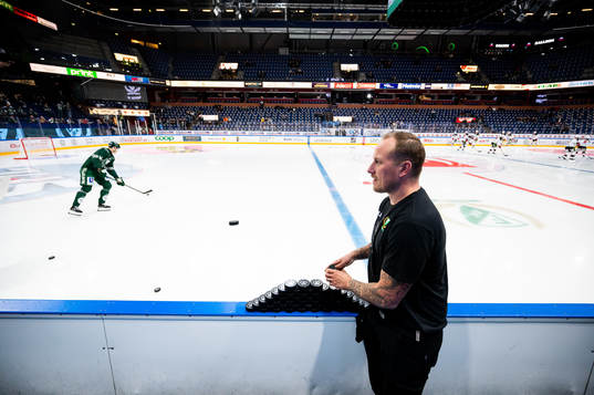 Färjestads materialförvaltare Arto Mäntymäki