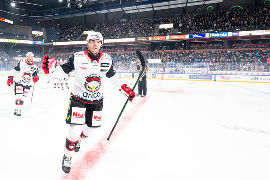Malmö Redhawks Magnus Pääjärvi jublar