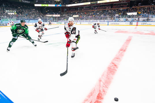 Färjestads Gustav Rydahl och Malmö Redhawks Joakim Ryan