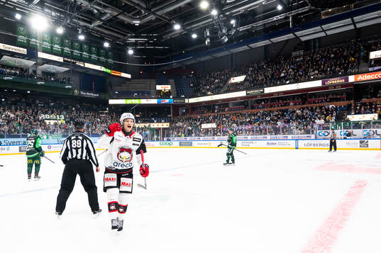 Malmö Redhawks Johan Olofsson jublar