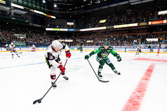 Malmö Redhawks Marcus Sylvegård och Färjestads Victor