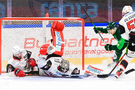 Malmö Redhawks Markus Lauridsen och målvakt Oscar