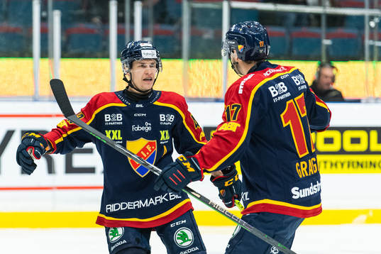 Djurgårdens Marc-Andre Gragnani och Tom Nilsson jublar