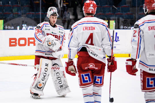 Timrås målvakt Jacob Johansson jublar