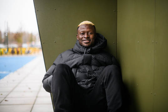 Bläddra bland fler bilder av Fotboll, Allsvenskan, Malmö FF, Bonke Innocent, Porträtt